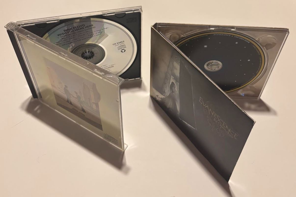 CD jewel case and digipak